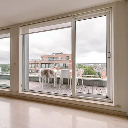 Huswell - Charming Near The With Balcony Appartement De Panne