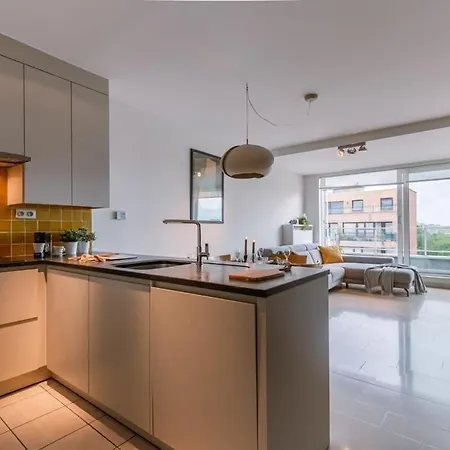 Appartement Huswell - Charming Near The With Balcony