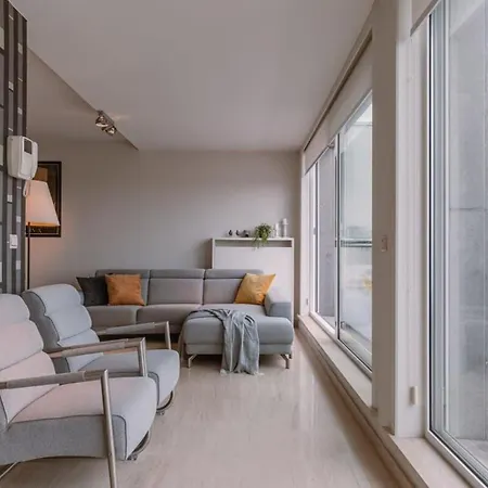 Huswell - Charming Near The With Balcony Апартаменты Де Панбархат