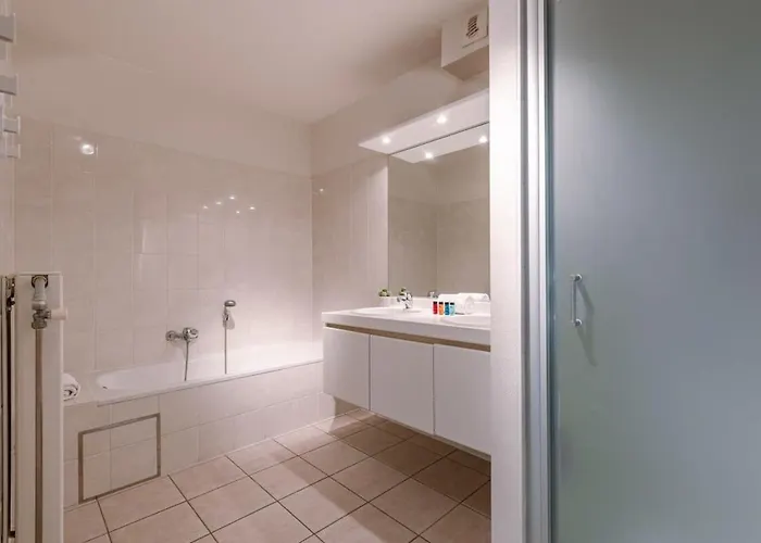 Huswell - Charming Near The With Balcony * De Panne