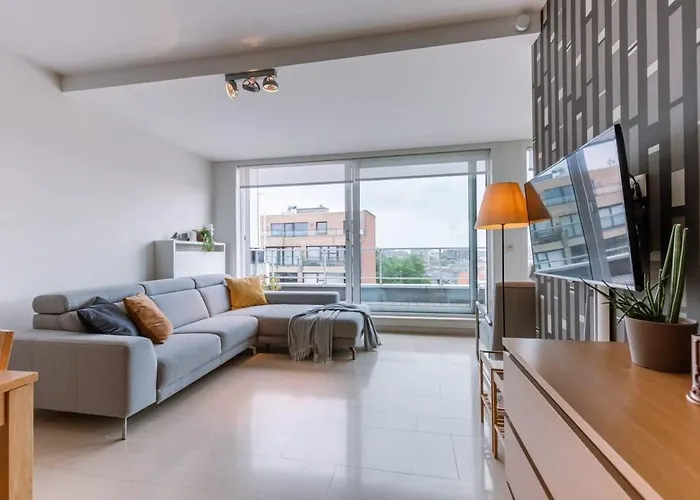 Huswell - Charming Near The With Balcony Appartement De Panne