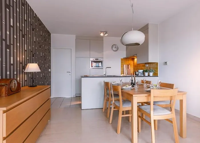 Huswell - Charming Near The With Balcony Апартаменты *