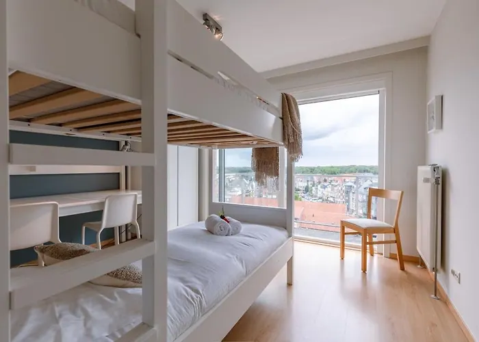 Huswell - Charming Near The With Balcony *