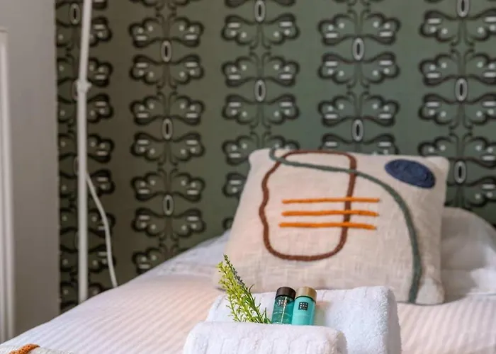 Апартаменты Huswell - Charming Near The With Balcony Де Панбархат